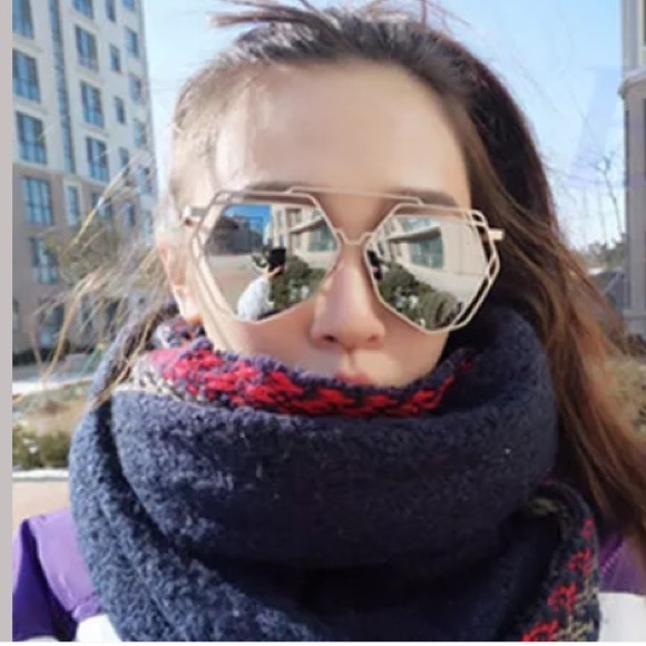 ☀️MIRRORED SUNGLASSES-PINK GOLD FRAMES☀️ - Picture 3 of 6